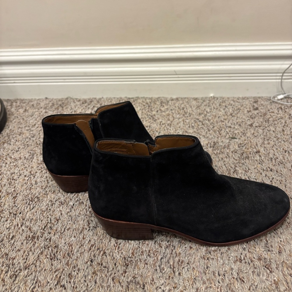 Sam Edelman black suede booties size 9